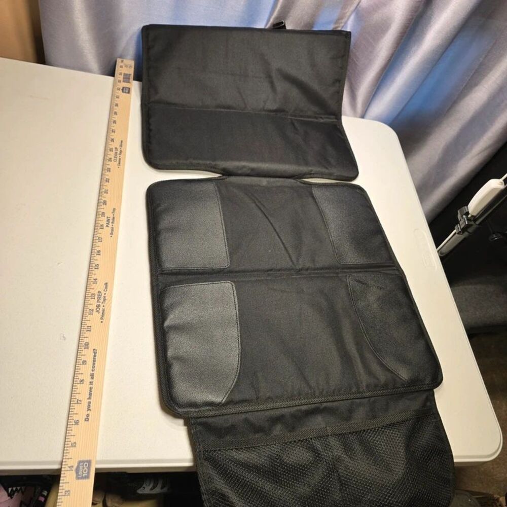 Pido Car seat protector black